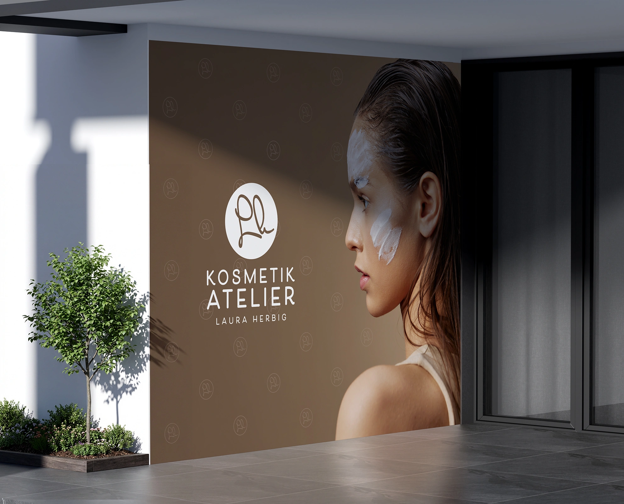 Außenwerbung für Kosmetikatelier Laura Herbig mit großflächigem Markenmotiv, Logo und hochwertigem Studioauftritt.